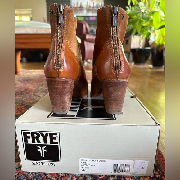 Frye Tessa Zip Short Svlos Brown - Picture 3 of 4